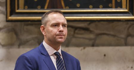 Były poseł PiS ostrzega przed Karolem Nawrockim