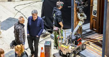 Wrocław: Laureat Oscara kręci film w mieście. Powstają tu sceny z Los Angeles i Cannes. O czym będzie "1949"? Byliśmy za kulisami produkcji