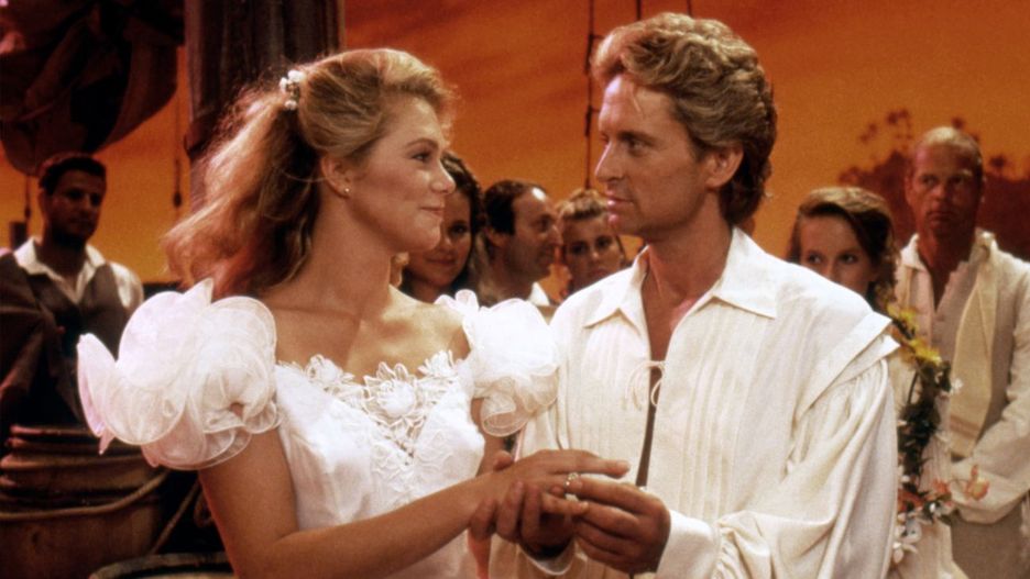 Kathleen Turner i Michael Douglas w filmie "Klejnot Nilu"