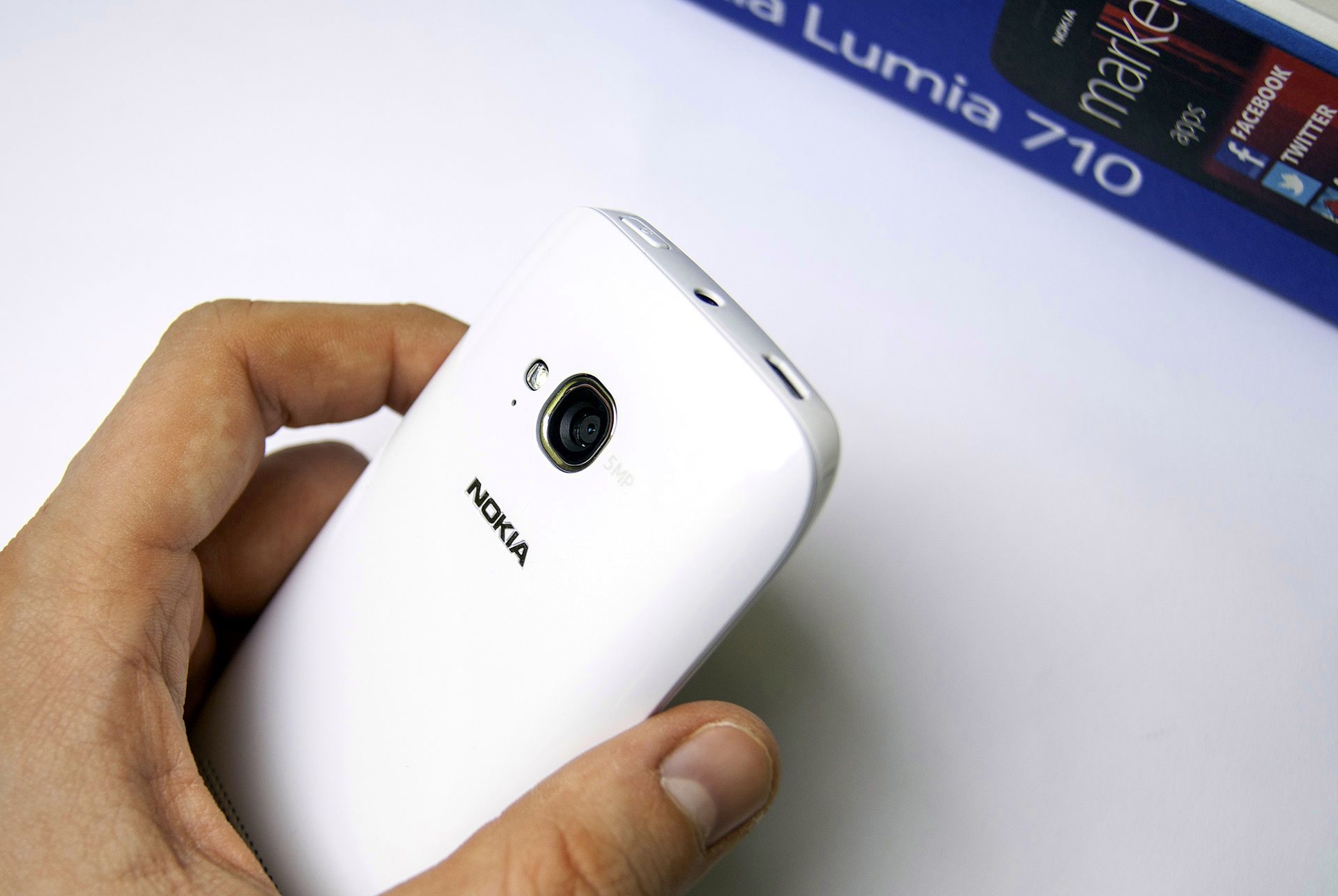Nokia Lumia 710 - galeria zdjęć 15