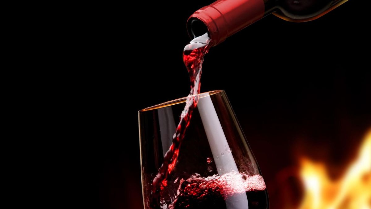 Uwielbiany przez nas ciemny alkohol sprawia, że mamy gorszego kaca (123rf.com)