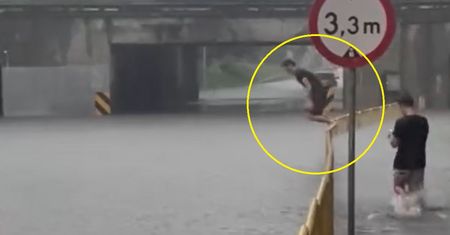 Ulica znalazła się pod wodą. Potężna burza i ulewa nad Świebodzinem