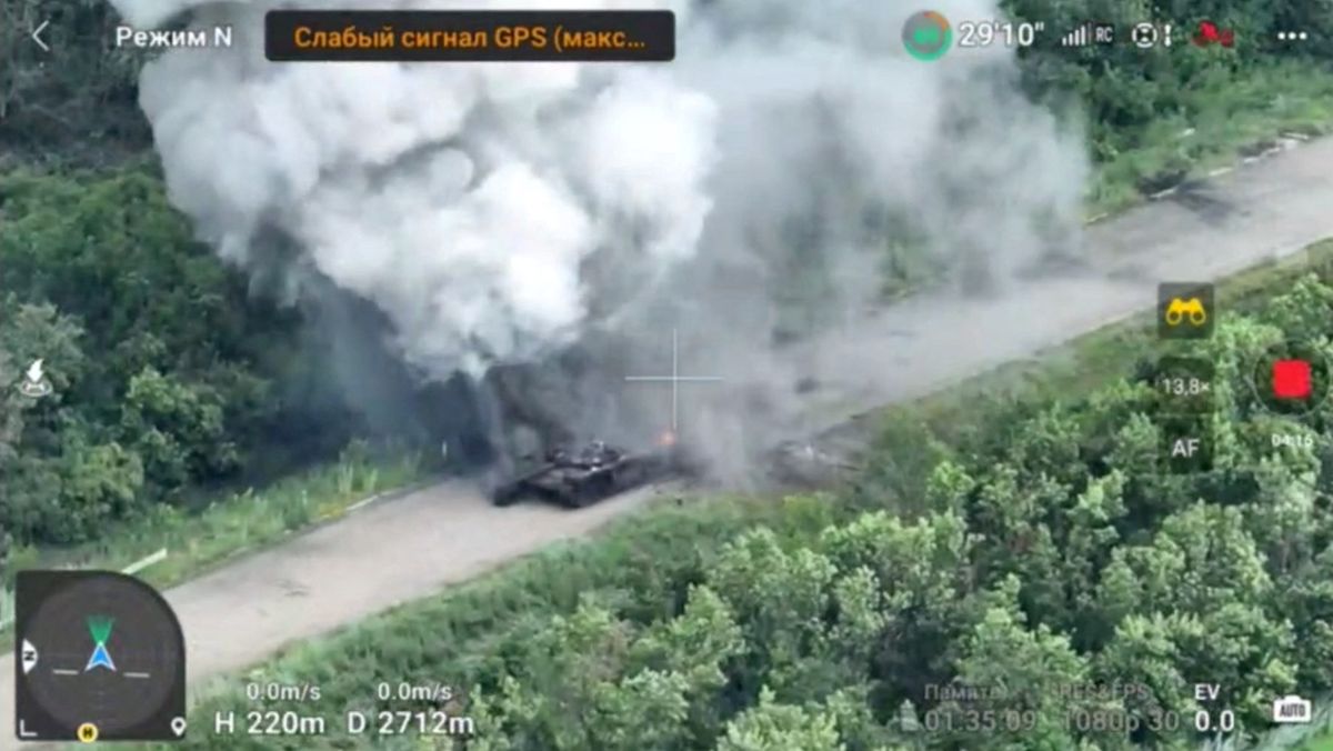 Rosyjski czołg trafiony przez Ukraińców