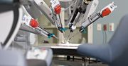 Lekarz z Rzeszowa zrobił 200 operacji robotem. Został wyróżniony