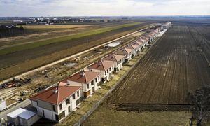 9 tys. zł za mkw. pod Warszawą. Osiedle jest w szczerym polu