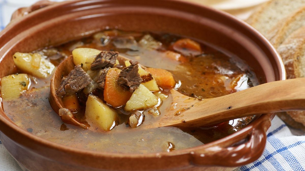 Rozgrzewająca zupa gulaszowa