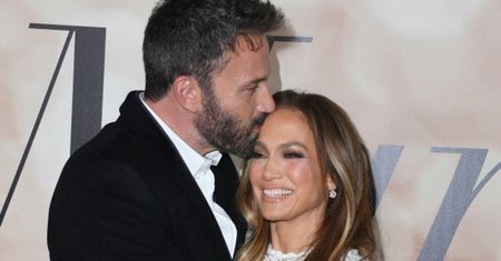 Jennifer Lopez i Ben Affleck już po ślubie. Wokalistka miała dwie suknie