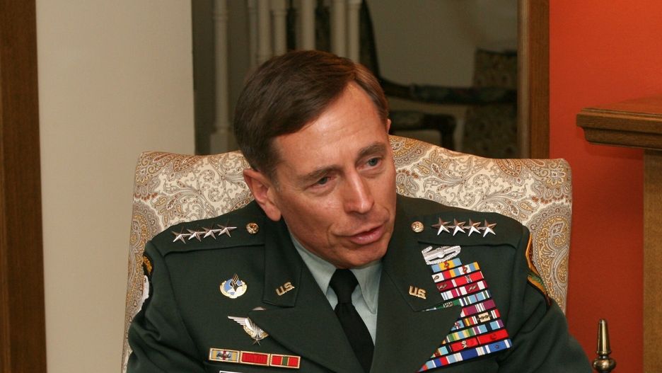 Były dyrektor CIA i emerytowany generał armii USA David Petraeus