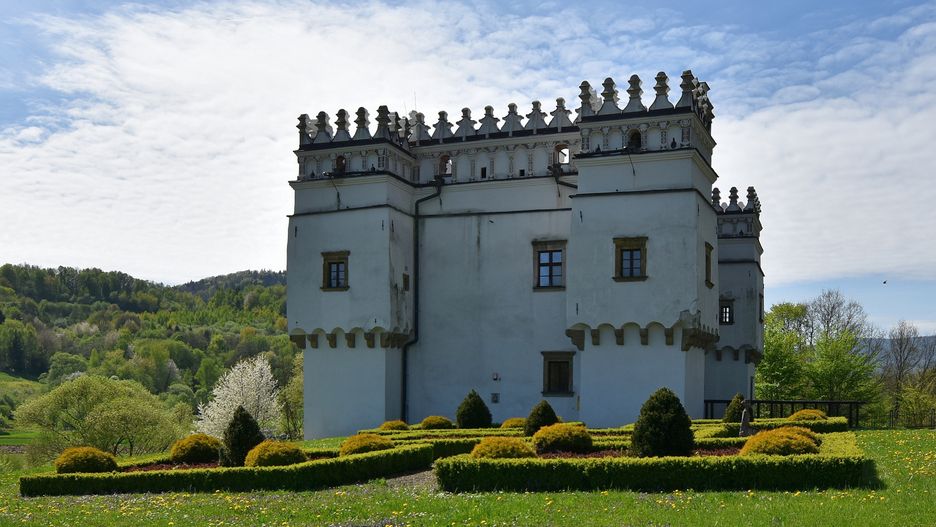 Szymbark, Dwór obronny w Szymbarku