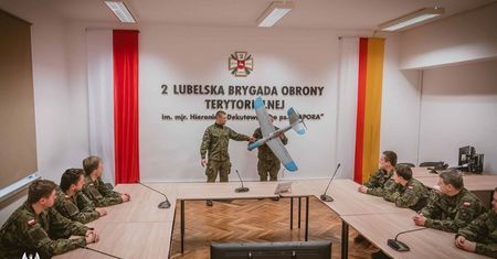 Drony kamikadze w akcji. Szkolenie operatorów systemu WARMATE w Nowej Dębie