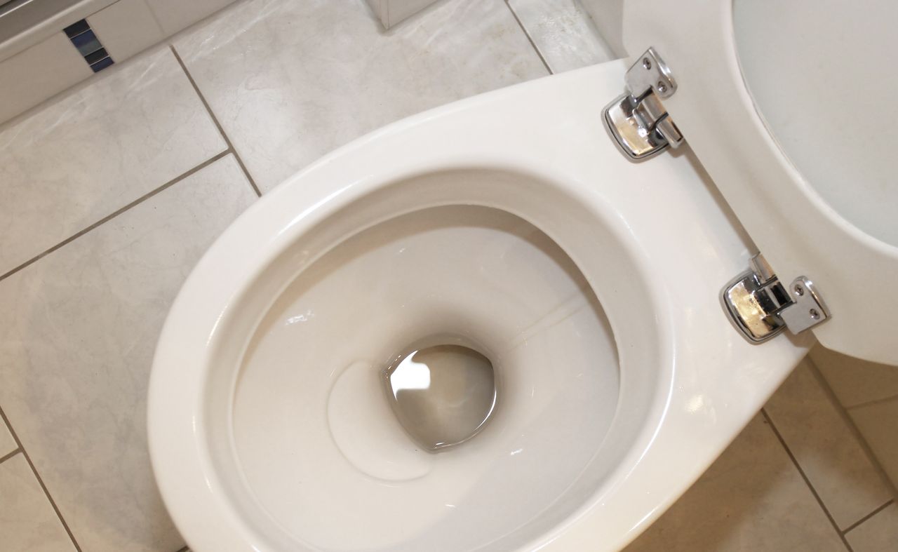 A trick for a perfectly clean toilet