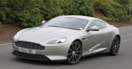 2013 Aston Martin Virage – delikatnie poprawiony model na szpiegowskich zdjęciach