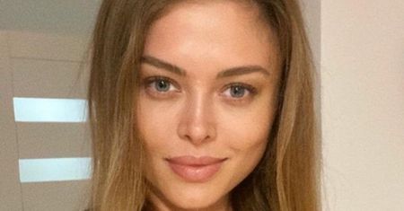 Ciężarna Joanna Opozda pozuje przed lustrem, reklamując dresy (ZDJĘCIA)