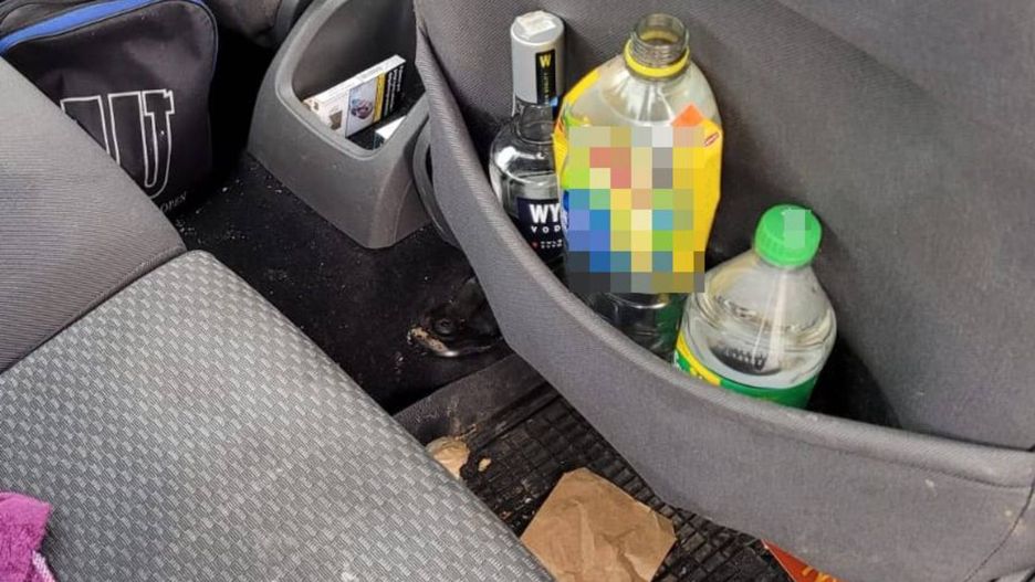 Zatrzymali się na parkingu, żeby nakarmić dziecko. Pomogli zatrzymać pijanego kierowcę 