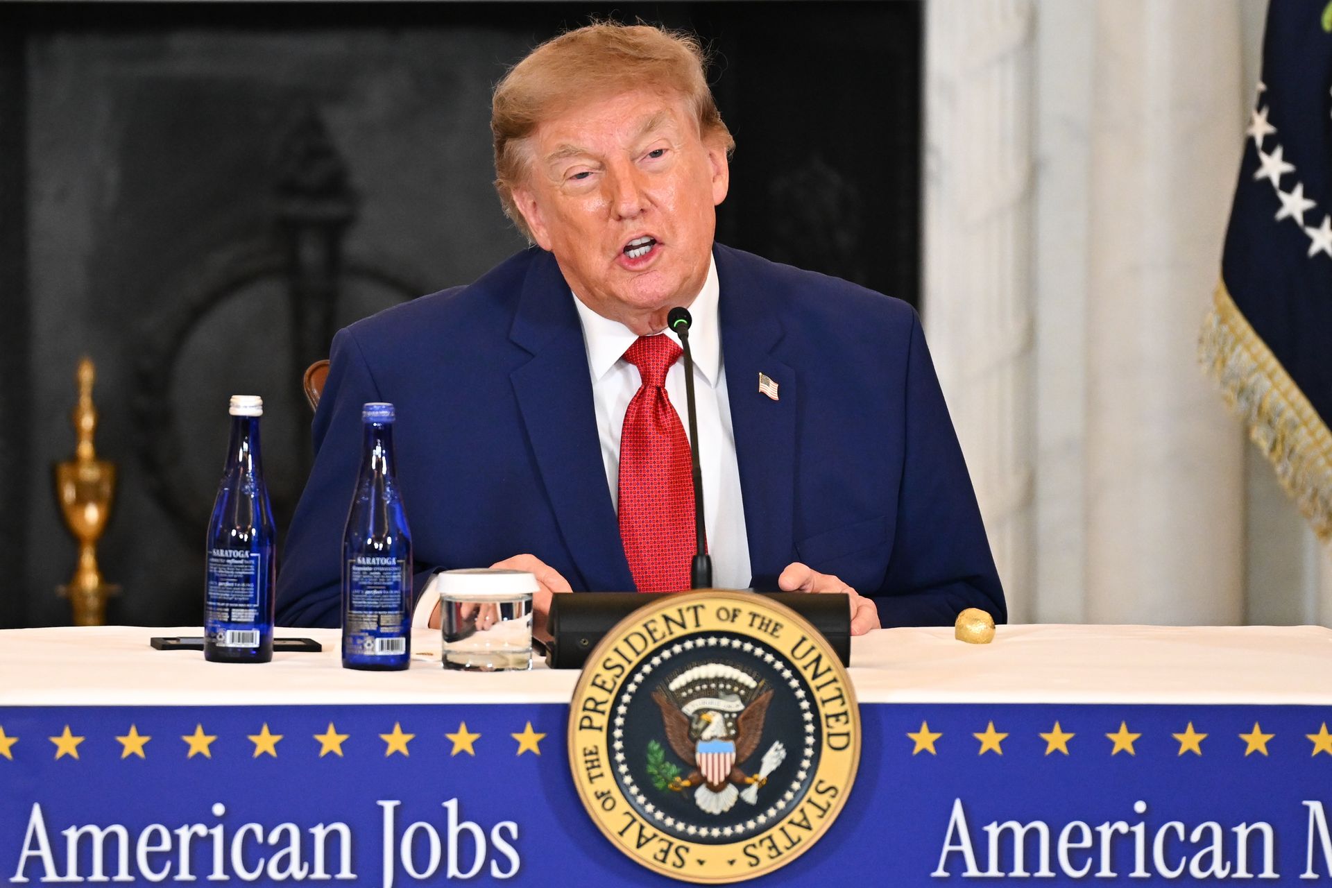 Trump zmienia strategię wobec Iranu: Szachy, inflacja i blokada Ormuz