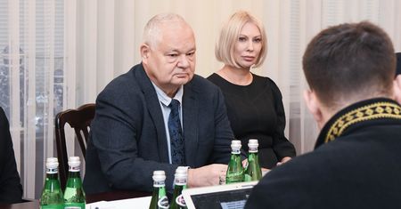 Chcą przesłuchać prawą rękę prezesa Glapińskiego. Wiemy, kto jeszcze trafił na listę świadków