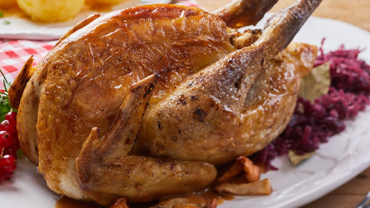Pieczona perliczka to pyszny pomysł na ciekawy obiad
