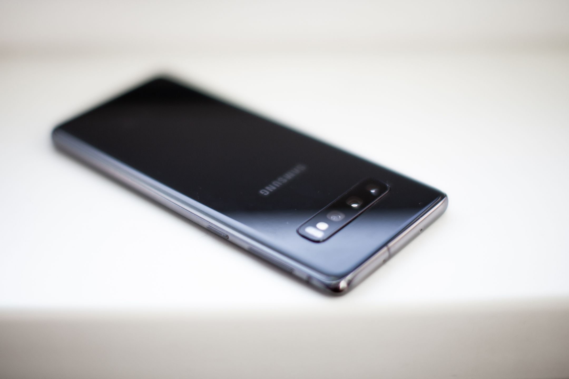 Samsung Galaxy A51 – czy ten telefon wart jest uwagi? Testujemy telefon ze średniej półki 1