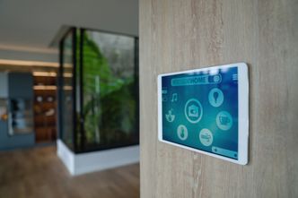 Ponad 30-letni dom zarządzany tabletem. Cena zapiera dech