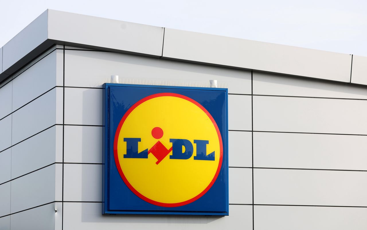 Lidl rozdaje pieniądze przed świętami. Oto jak je zdobyć