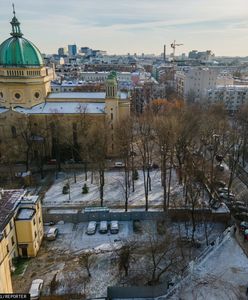 Plebania jak biurowiec? Kontrowersyjna budowa w centrum Warszawy