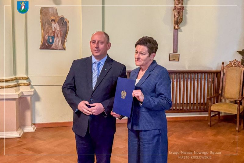 Władze Nowego Sącza z zarzutami. Premier wyznaczył zastępcę