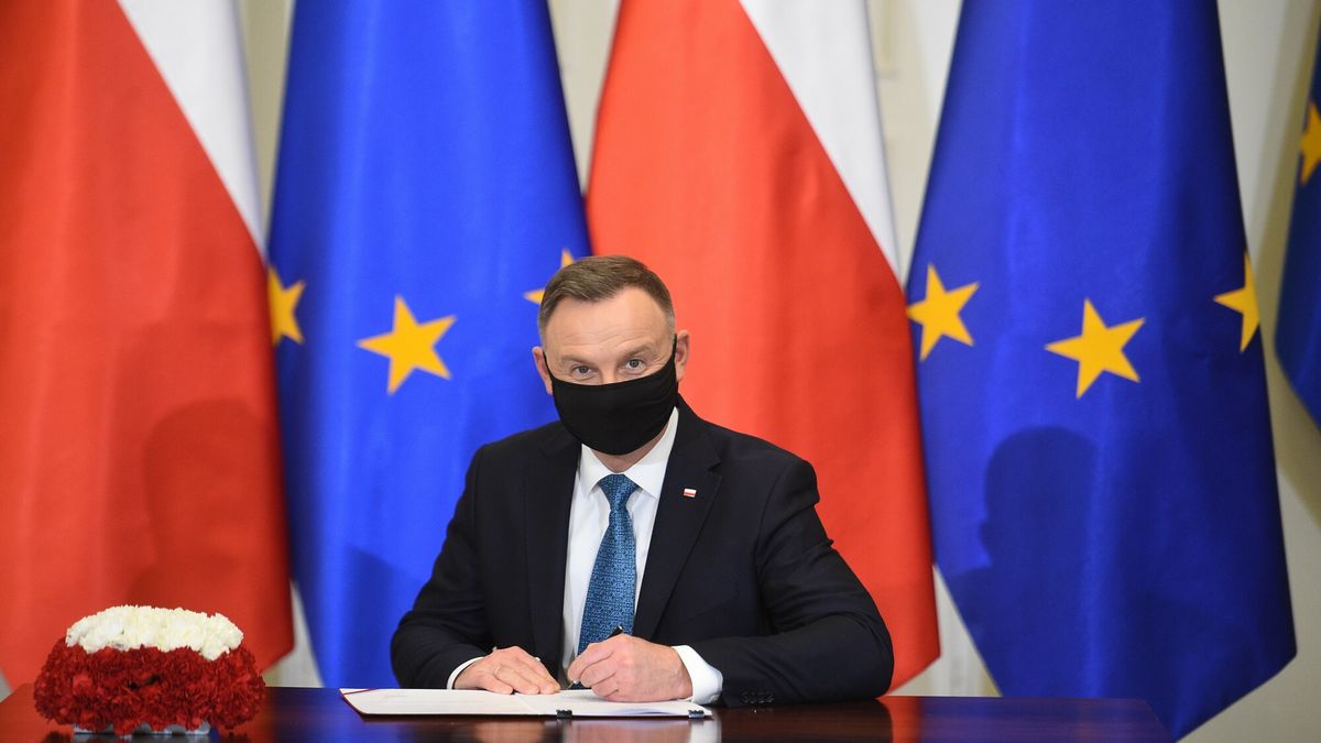 Prezydent podpisa? ustaw? dot. III Igrzysk Europejskich w 202317.12.2021 Warszawa Uroczystosc podpisania przez Prezydenta RP ustawy o wsparciu przygotowania III Igrzysk Europejskich w 2023 roku  fot. Zbyszek Kaczmarek/REPORTERn/z: Andrzej DudaZbyszek Kaczmarek/REPORTER