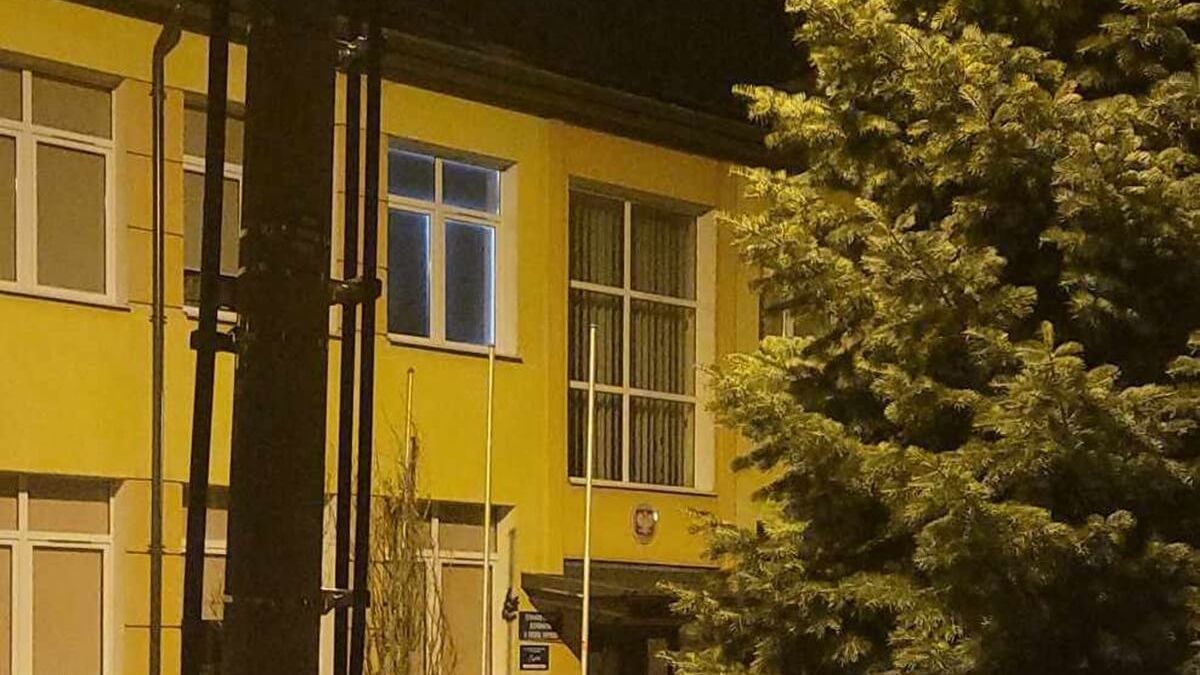 Gdy sprawa molestowania „wypłynęła”, dyrektorka szkoły spędzała sporo czasu w szkole