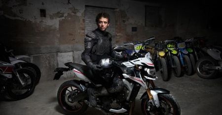 Valentino Rossi promuje Yamahę MT-09 Street Rally