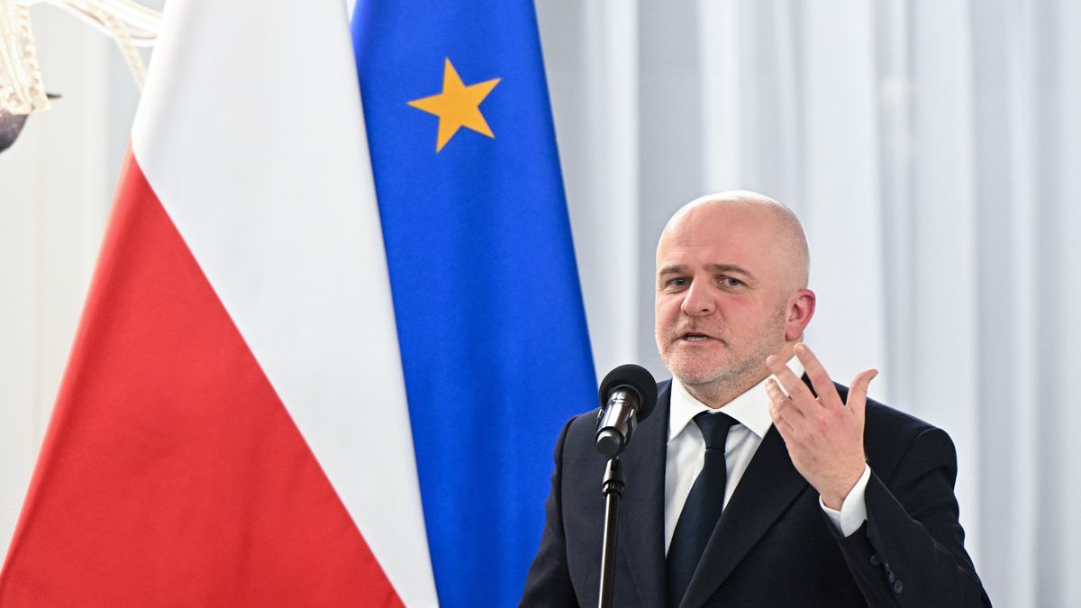 Warszawa, 29.01.2024. Przewodniczący Komisji Spraw Zagranicznych, poseł KO Paweł Kowal podczas spotkania noworocznego z osobami pełniącymi funkcję konsulów honorowych akredytowanych w Polsce, 29 bm. w Sejmie w Warszawie. (ad) PAP/Radek Pietruszka