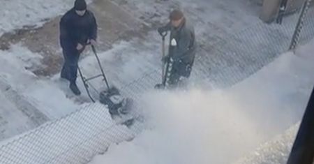 Wideo ma 1,5 mln wyświetleń. "Tak mój sąsiad odśnieża"