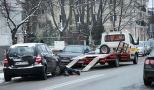 Spektakularny wypadek na Białołęce. "Przeleciał nad rowem"