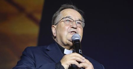 Tadeusz Rydzyk wezwał słuchaczy do działania. Chodzi o "atak na Jana Pawła II"