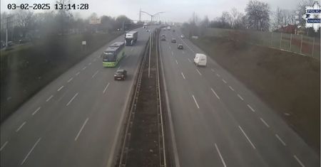 Senior jechał pod prąd. Przerażające nagranie