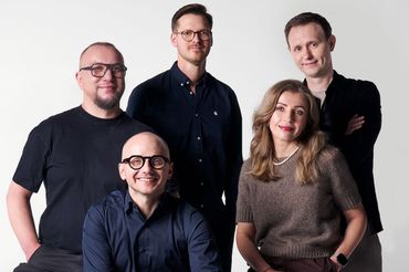 Założyciele agencji More is More z Leną Stryjewską, jej CEO