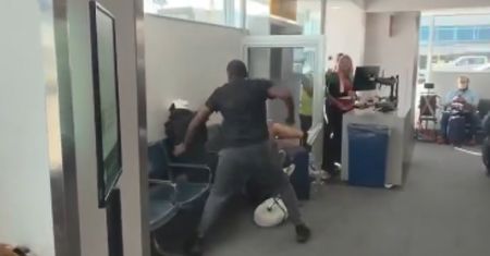 Padła rasistowska obelga. Chwilę później zaczęła się bójka