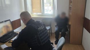 Miał zakaz zbliżania się do własnej babci, wtargnął do jej mieszkania i zabrał portfel
