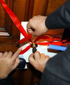 Opieczętowali apartamenty papieża. Jest nagranie