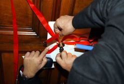 Opieczętowali apartamenty papieża. Jest nagranie