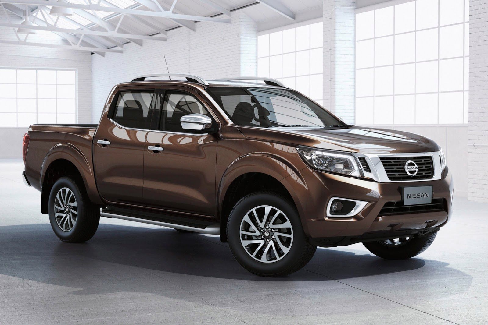 Nowy Nissan Navara - obszerna galeria producenta 2