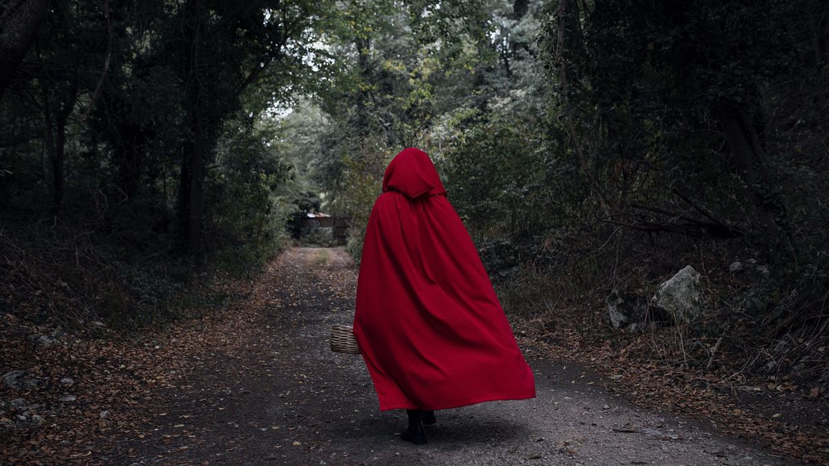 "Czerwony Kapturek" początkowo był bardzo mroczną historią.