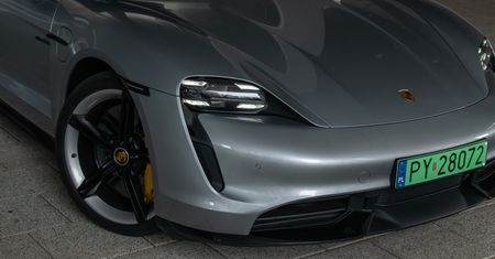 Porsche przyznaje: "Transformacja na elektryki potrwa dłużej niż sądziliśmy"