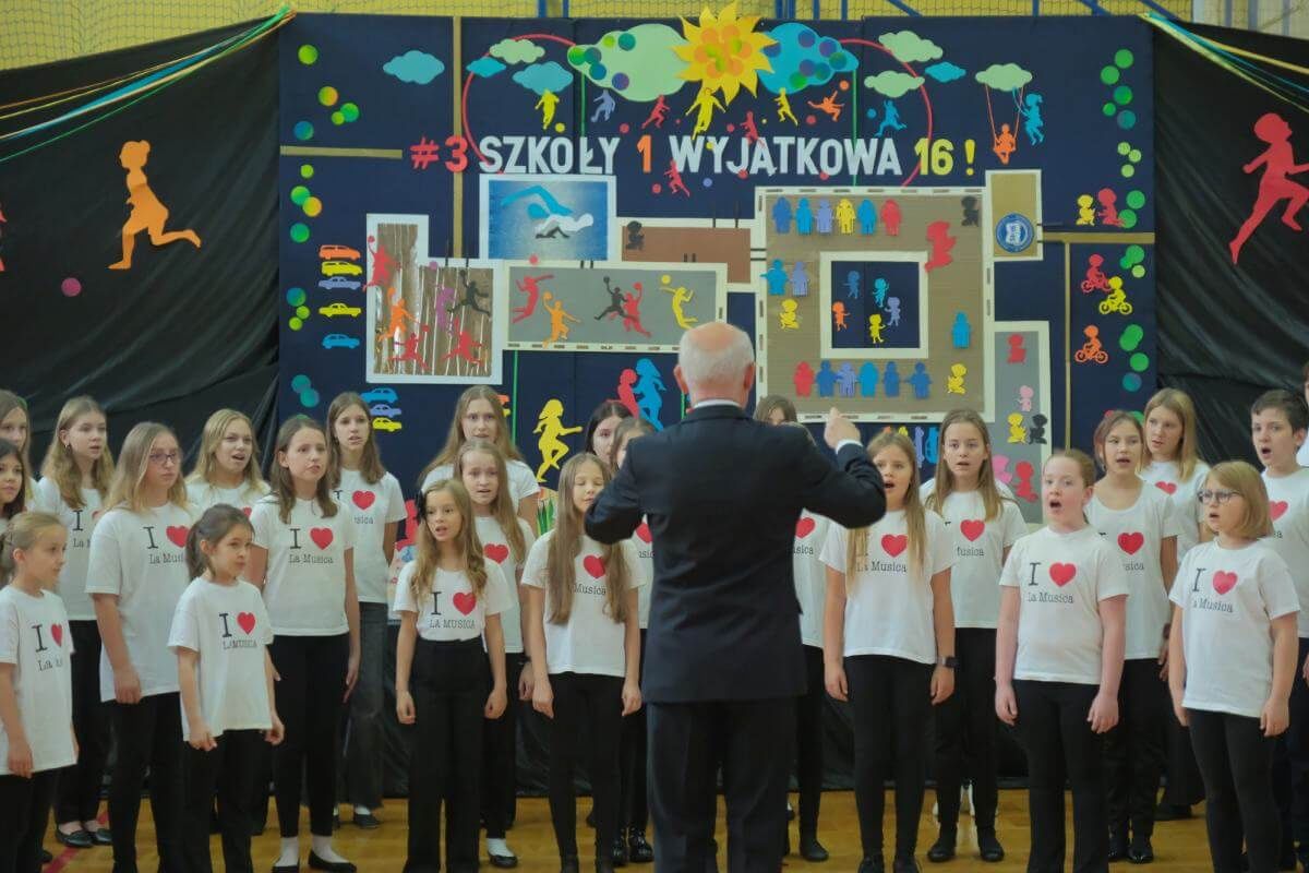 basen pływacki w Szkole Podstawowej nr 16 im. Fryderyka Chopina przy ul. Poturzyńskiej Inauguracja