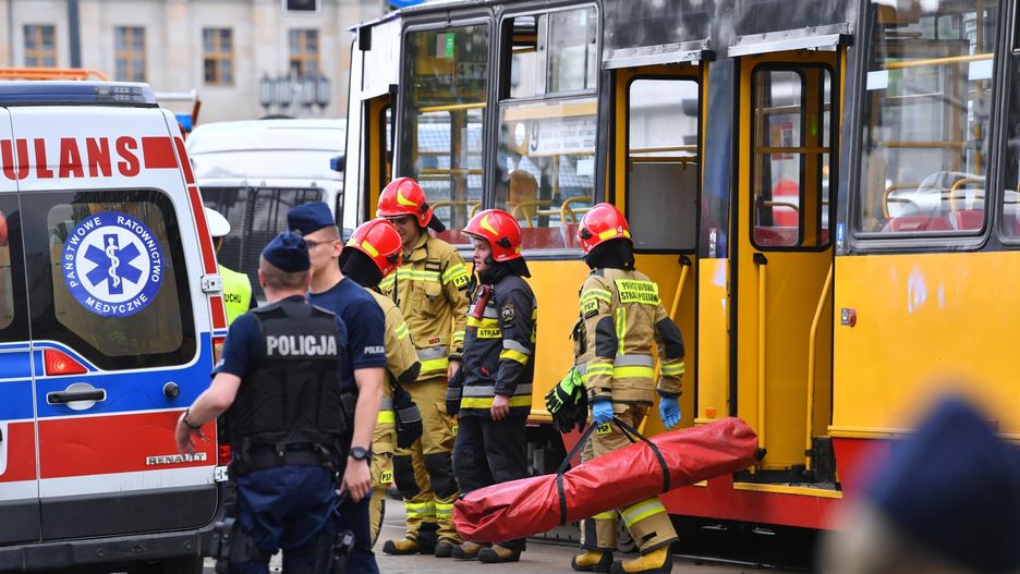 Paraliż w centrum Warszawy. Nastolatka potrącona przez tramwaj