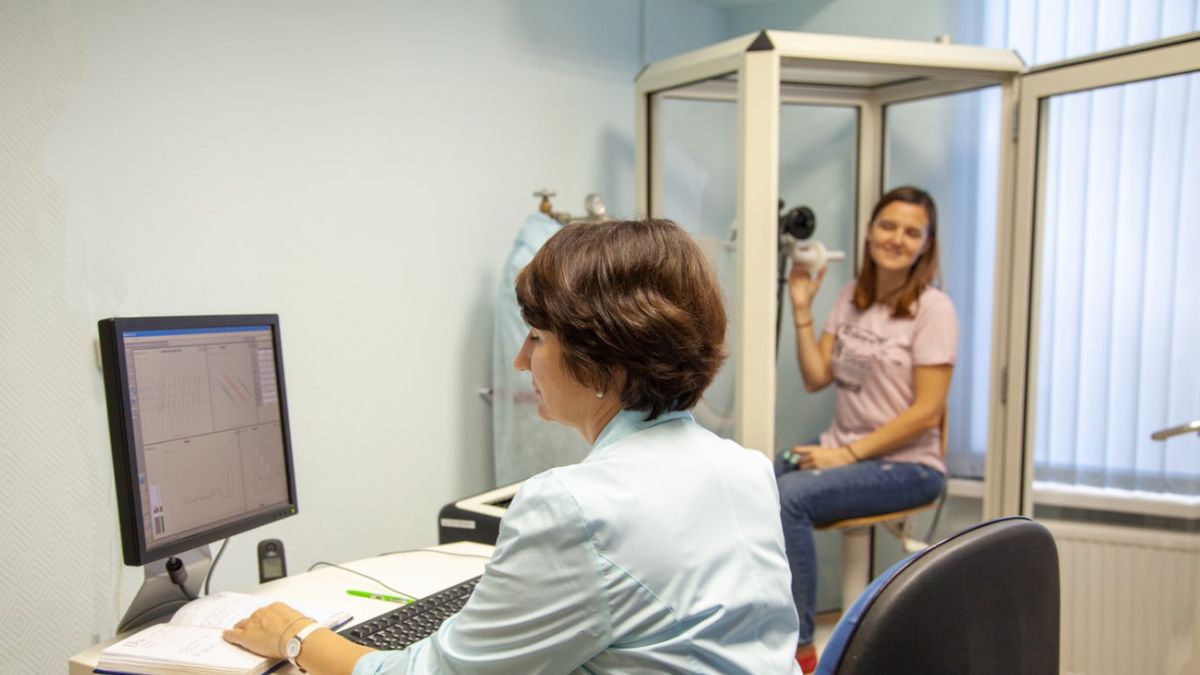 Diagnostyka obejmuje zarówno ogólne i specjalistyczne badania lekarskie, jak i procedury laboratoryjne, obrazowe i endoskopowe.