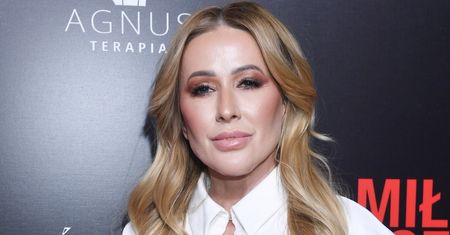 Sylwia Peretti nagle rzuciła się na urnę. Poruszające sceny na pogrzebie