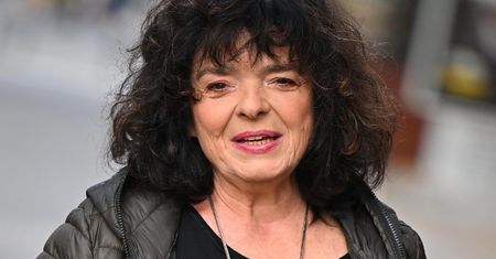 Katarzyna Grochola została ochrzczona dopiero w wieku 21 lat. "Nie wierzę, tylko wiem, że Bóg jest"