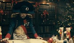 "Jestem geniuszem" - Jacek Braciak jako Napoleon w nowej kampanii Carrefour (wideo)