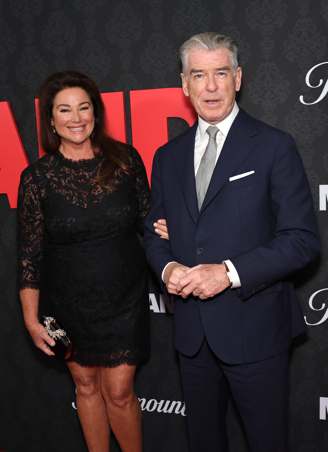 Pierce Brosnan i Keely Shaye Smith