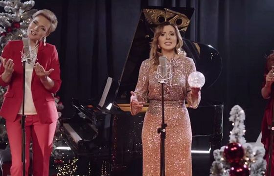 Prezenterki TVP śpiewają kolędę w świątecznym spocie